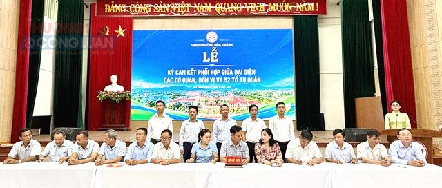 Các đơn vị ký cam kết phối hợp thực hiện nhiệm vụ được giao. Các đơn vị ký cam kết phối hợp thực hiện nhiệm vụ được giao.