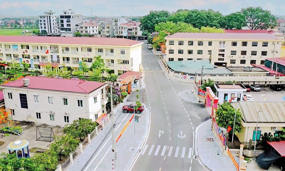 Hạ tầng xã Tân Dĩnh được đầu tư đồng bộ. Hạ tầng xã Tân Dĩnh được đầu tư đồng bộ.