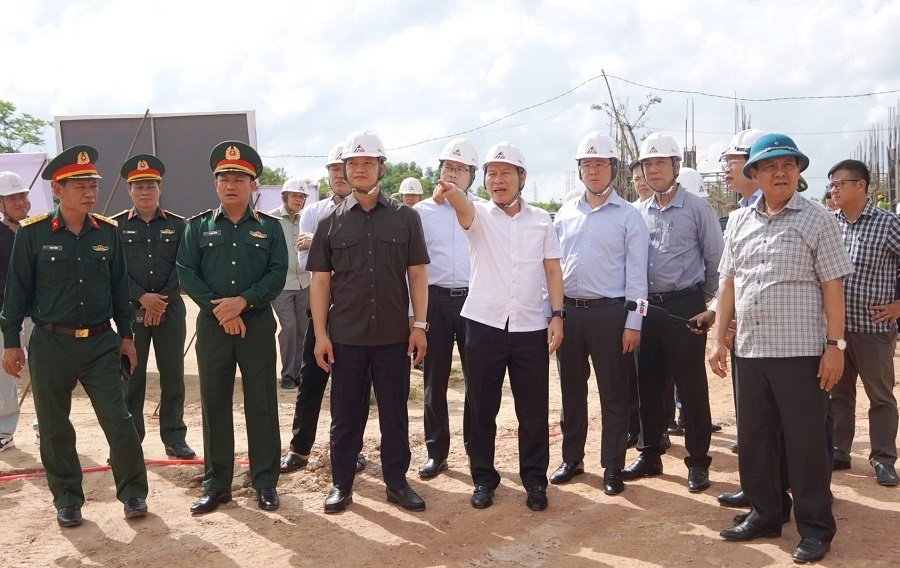 Phó Thủ tướng Chính phủ Lê Tiến Châu và lãnh đạo tỉnh Quảng Trị kiểm tra tiến độ Dự án Trường Chính trị Lê Duẩn Phó Thủ tướng Chính phủ Lê Tiến Châu và lãnh đạo tỉnh Quảng Trị kiểm tra tiến độ Dự án Trường Chính trị Lê Duẩn