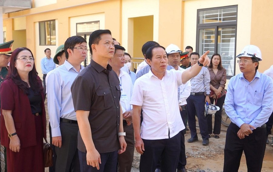 Phó Thủ tướng Chính phủ Lê Tiến Châu và lãnh đạo tỉnh Quảng Trị kiểm tra tiến độ Trường nội trú Tiểu học và Trung học cơ sở Đakrông Phó Thủ tướng Chính phủ Lê Tiến Châu và lãnh đạo tỉnh Quảng Trị kiểm tra tiến độ Trường nội trú Tiểu học và Trung học cơ sở Đakrông