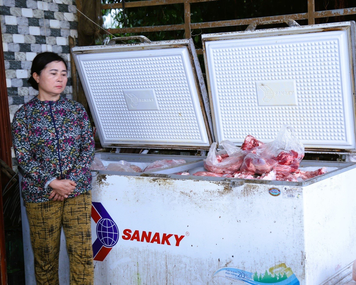 Đối tượng Nguyễn Thị Thu Phượng cùng tang vật. Đối tượng Nguyễn Thị Thu Phượng cùng tang vật.