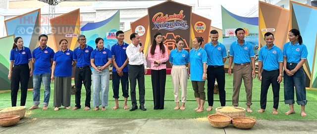 X&atilde; Thu Bồn h&agrave;o hứng với gameshow &ldquo;Qu&ecirc; m&igrave;nh xứ Quảng&rdquo;.