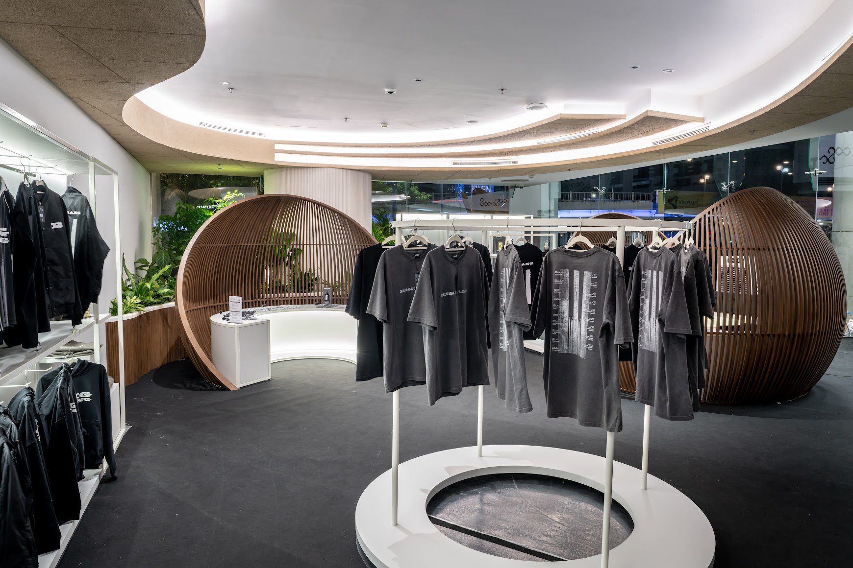 Kh&ocirc;ng gian Pop-up Store tại flagship VPBank được thiết kế tỉ mỉ, tinh tế.