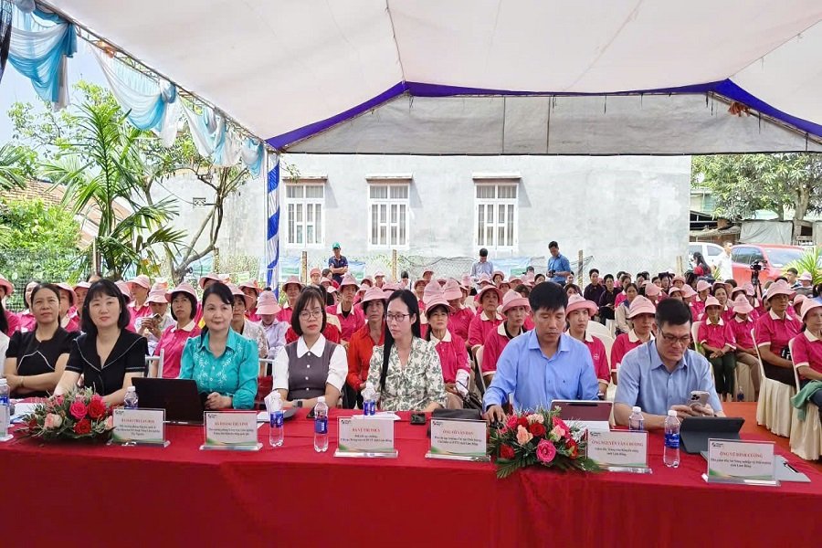Quang cảnh Hội thảo &ldquo;Quản l&yacute; sức khỏe c&acirc;y trồng tổng hợp (IPHM) - Nữ n&ocirc;ng gia canh t&aacute;c bền vững&rdquo;. (Ảnh: TT khuyến n&ocirc;ng)