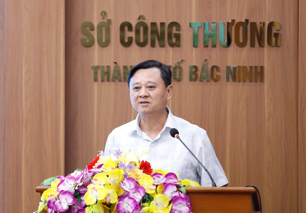 Đồng chí Nguyễn Văn Phương Phó Giám đốc sở Công Thương kết luận hội nghị. Đồng chí Nguyễn Văn Phương Phó Giám đốc sở Công Thương kết luận hội nghị.