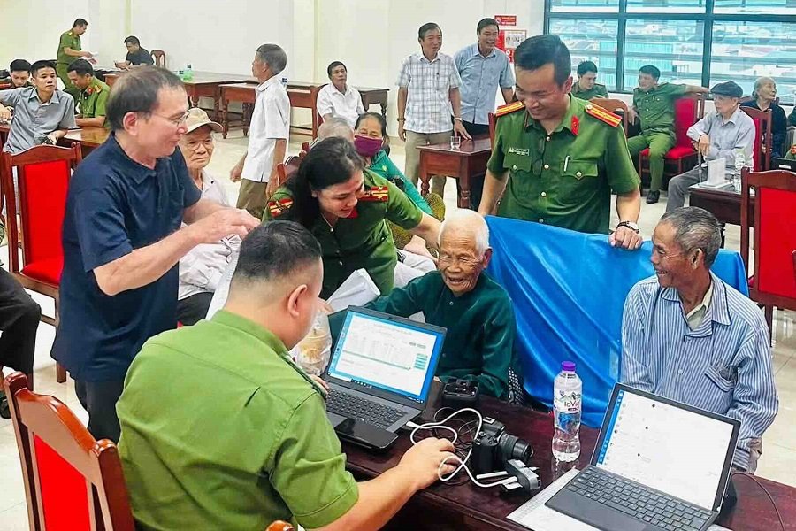 Đến nay, việc lấy mẫu ADN từ th&acirc;n nh&acirc;n liệt sĩ của tỉnh Quảng Trị đ&atilde; đạt gần 98%