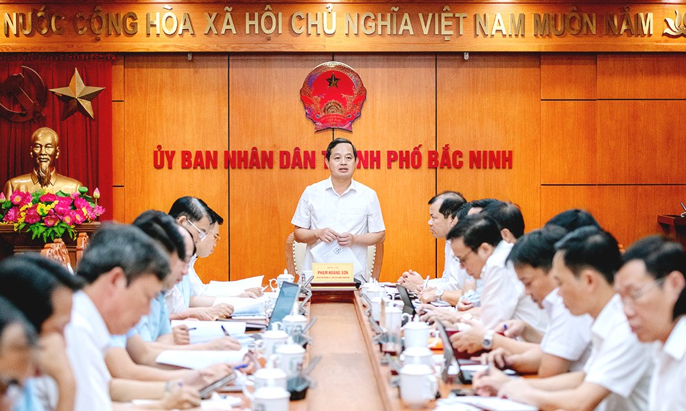 Quang cảnh buổi làm việc. Quang cảnh buổi làm việc.