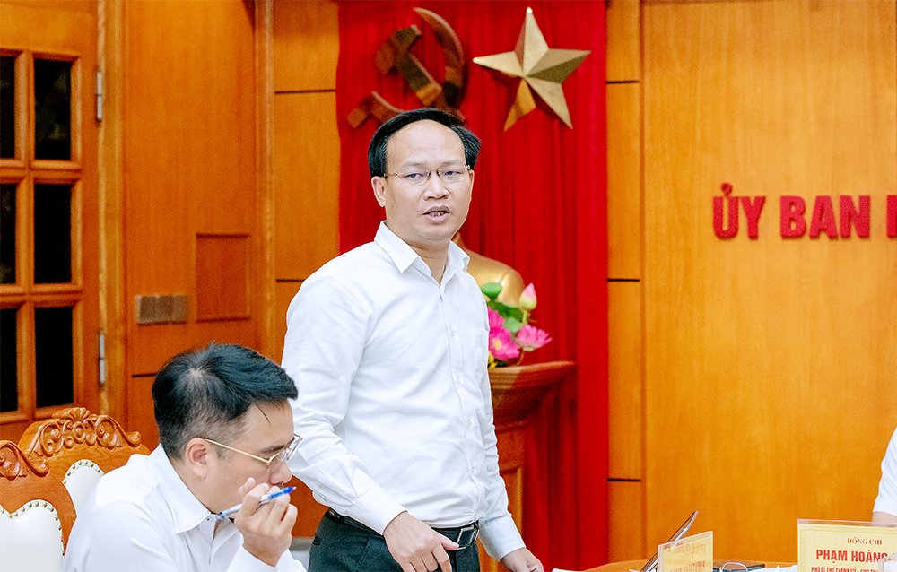 Đồng chí Phạm Văn Thịnh, Phó Chủ tịch UBND thành phố phát biểu tại hội nghị. Đồng chí Phạm Văn Thịnh, Phó Chủ tịch UBND thành phố phát biểu tại hội nghị.