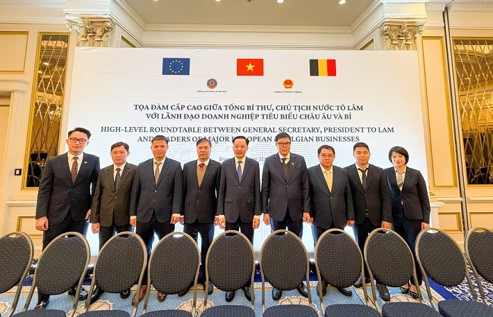 Đo&agrave;n c&ocirc;ng t&aacute;c Vinachem tham dự Tọa đ&agrave;m cấp cao giữa Tổng B&iacute; thư, Chủ tịch nước T&ocirc; L&acirc;m với l&atilde;nh đạo c&aacute;c doanh nghiệp, nh&acirc;n chuyến thăm ch&iacute;nh thức Li&ecirc;n minh ch&acirc;u &Acirc;u (EU) v&agrave; Vương quốc Bỉ.
