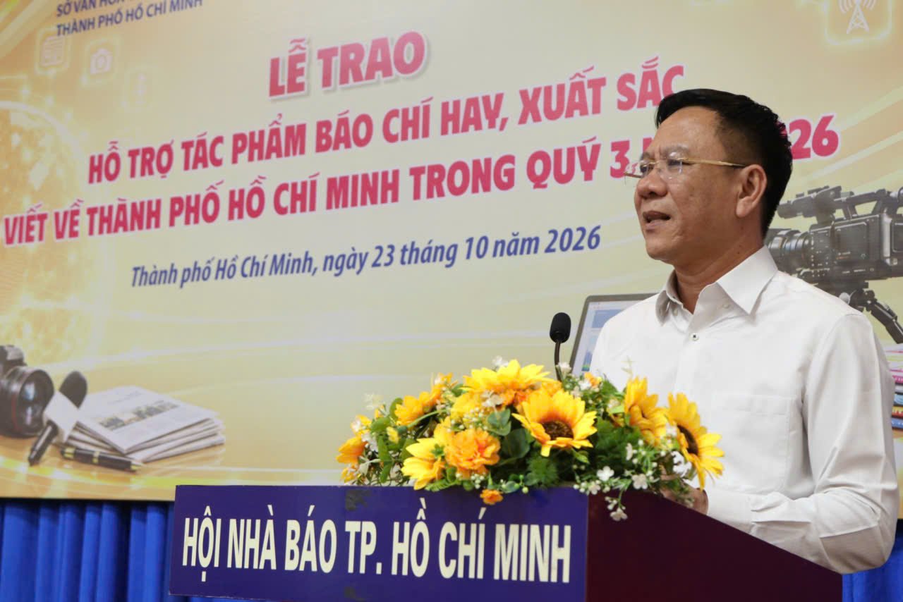 Ông Nguyễn Ngọc Hồi, Phó Giám đốc Sở Văn hóa và Thể thao TP.HCM, phát biểu định hướng công tác tuyên truyền của báo chí thành phố tại buổi lễ. Ông Nguyễn Ngọc Hồi, Phó Giám đốc Sở Văn hóa và Thể thao TP.HCM, phát biểu định hướng công tác tuyên truyền của báo chí thành phố tại buổi lễ.
