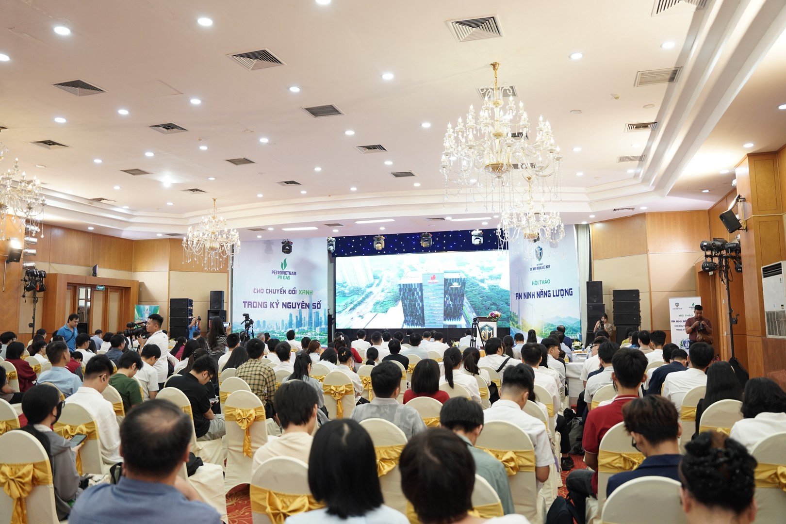 Toàn cảnh hội thảo. Toàn cảnh hội thảo.