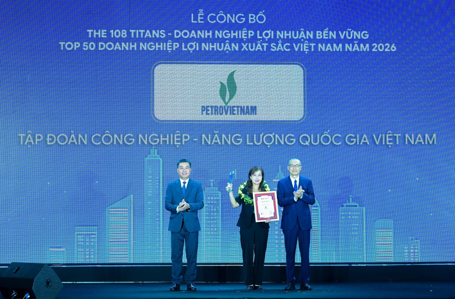 PETROVIETNAM tiếp tục dẫn đầu Top 500 Doanh nghiệp lợi nhuận tốt nhất Việt Nam 2026