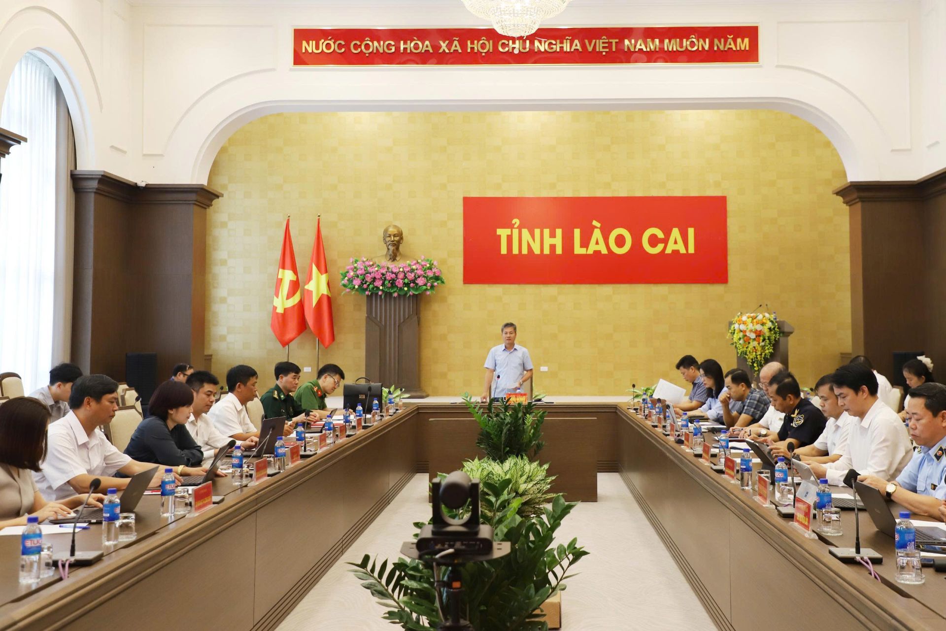 Hội nghị đ&aacute;nh gi&aacute; c&ocirc;ng t&aacute;c chống bu&ocirc;n lậu, gian lận thương mại v&agrave; h&agrave;ng giả 9 th&aacute;ng đầu năm 2026, triển khai nhiệm vụ qu&yacute; IV của Ban chỉ đạo 389 tỉnh L&agrave;o Cai