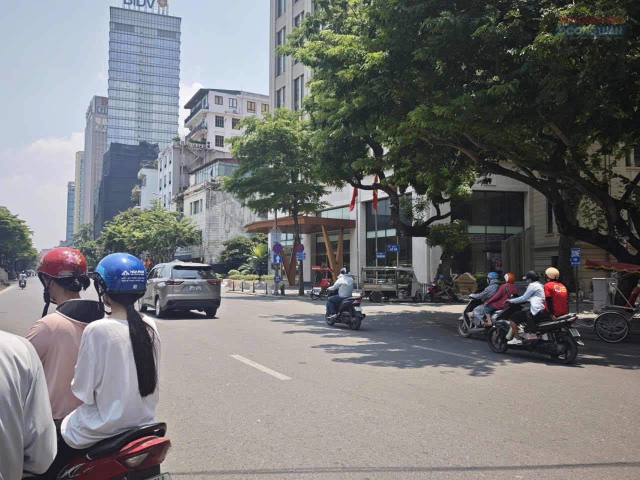 Bắc Bộ và Trung Bộ ngày 24/10 chủ yếu tạnh ráo, trời có nắng, thuận lợi cho các hoạt động ngoài trời. Bắc Bộ và Trung Bộ ngày 24/10 chủ yếu tạnh ráo, trời có nắng, thuận lợi cho các hoạt động ngoài trời.
