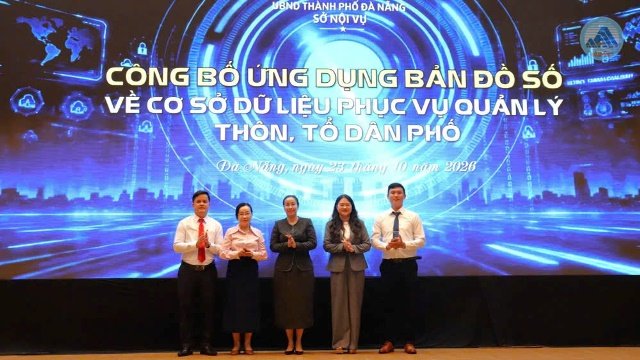 C&aacute;c đại biểu tại lễ c&ocirc;ng bố ứng dụng bản đồ số về cơ sở dữ liệu phục vụ quản l&yacute; th&ocirc;n, tổ d&acirc;n phố tại Đ&agrave; Nẵng ng&agrave;y 23/10/2026. Ảnh Cổng TTĐT TP. Đ&agrave; Nẵng