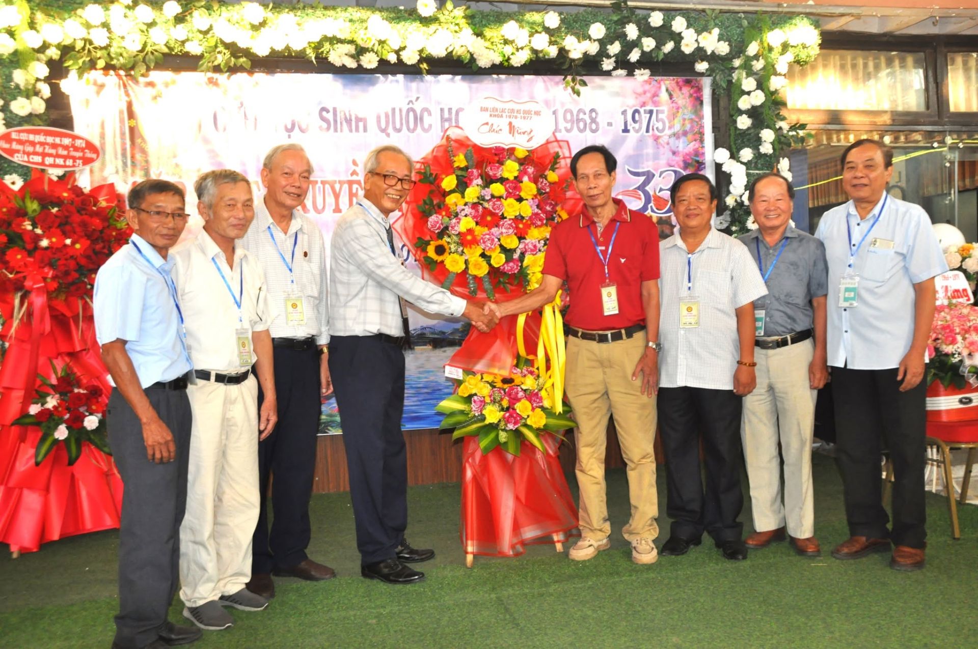 c&aacute;c thế hệ học sinh Quốc Học gặp nhau