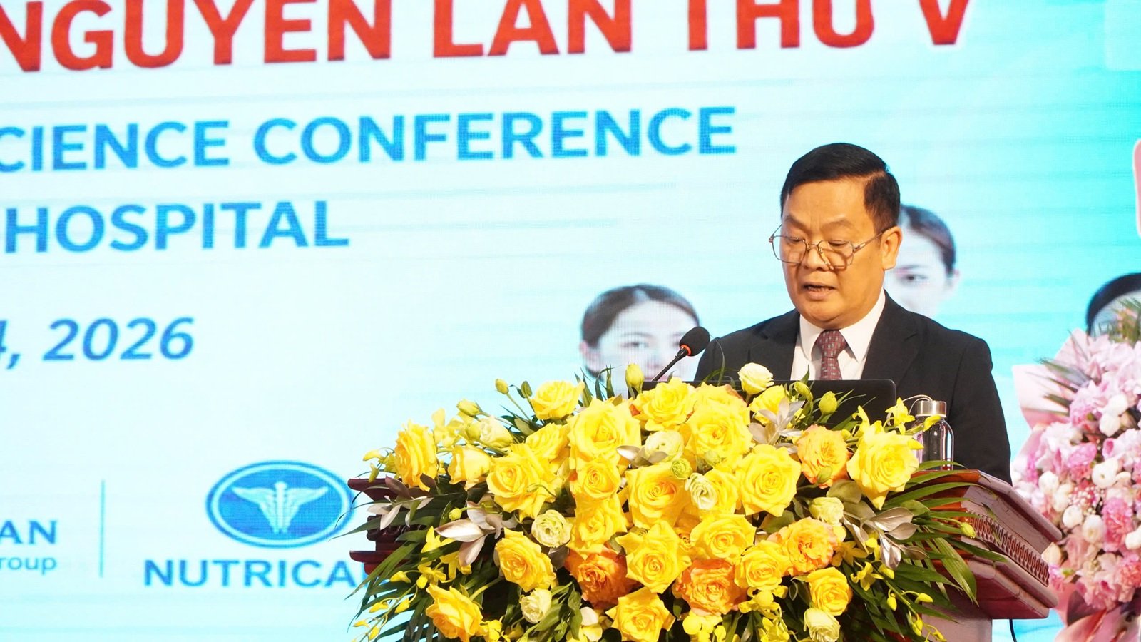 TS. Vương Ánh Dương - Phó Cục trưởng Cục Quản lý Khám chữa bệnh, Bộ Y tế phát biểu tại Hội nghị TS. Vương Ánh Dương - Phó Cục trưởng Cục Quản lý Khám chữa bệnh, Bộ Y tế phát biểu tại Hội nghị