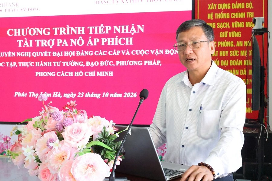 &Ocirc;ng Đ&agrave;o Đức Oai &ndash; B&iacute; thư Đảng ủy, Chủ tịch HĐND x&atilde; Ph&uacute;c Thọ L&acirc;m H&agrave; ph&aacute;t biểu tại buổi lễ.