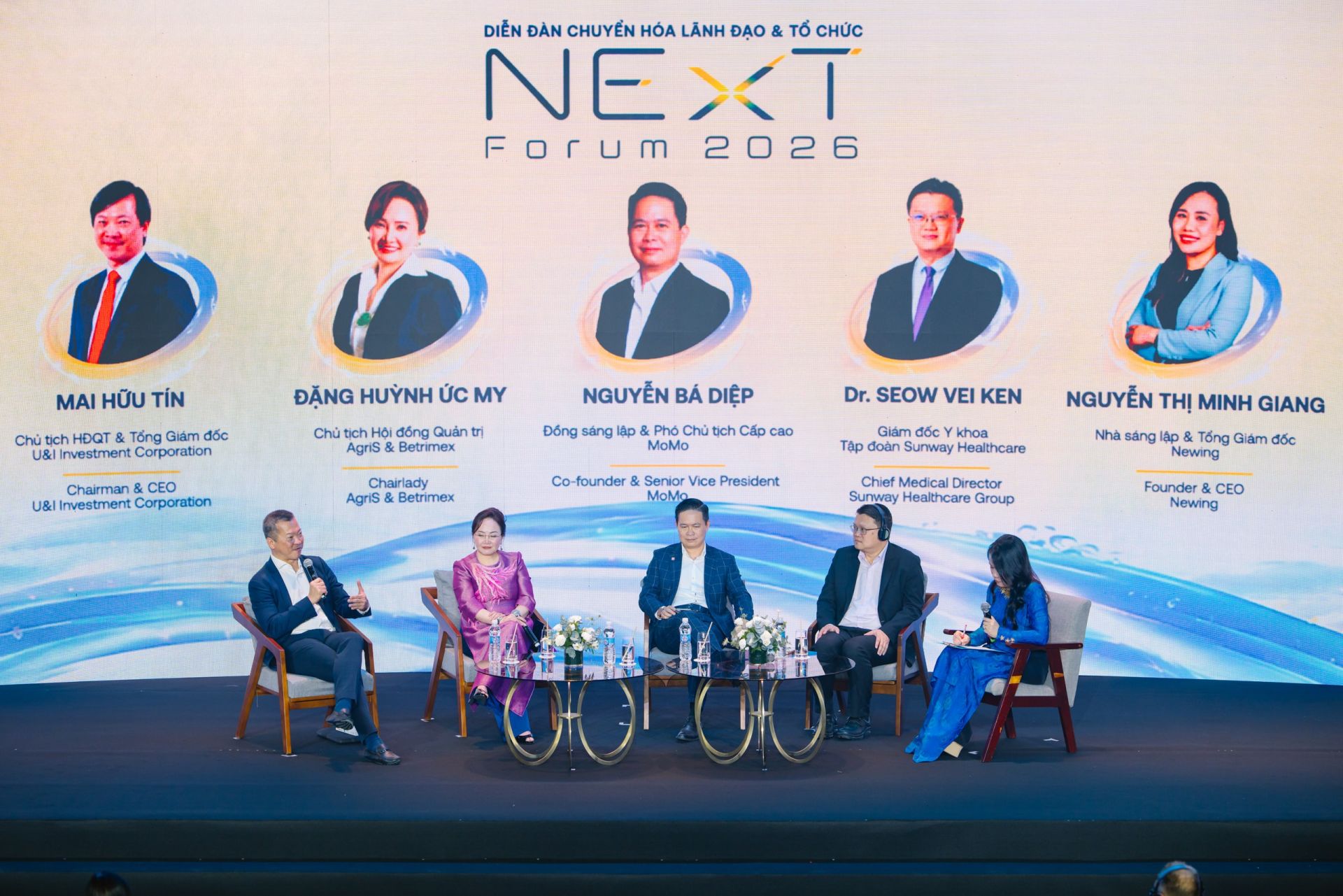 Phi&ecirc;n tọa đ&agrave;m chia sẻ b&agrave;i học thực chiến về tăng trưởng bền vững tại The NExT Forum 2026