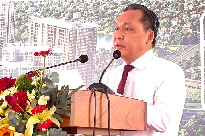 &Ocirc;ng L&ecirc; C&ocirc;ng L&yacute;, Ph&oacute; Chủ tịch thường trực UBND TP. Cần Thơ ph&aacute;t biểu tại Lễ khởi c&ocirc;ng dự &aacute;n Nh&agrave; ở x&atilde; hội phường C&aacute;i Răng