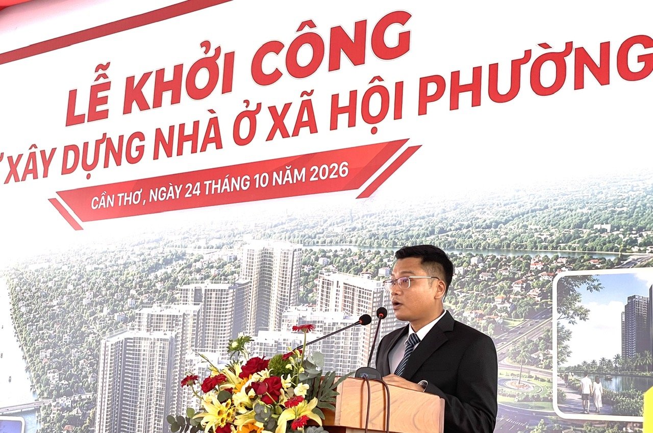 Ông Phạm Minh Tuấn, Giám đốc Ban Quản lý dự án-Công ty Cổ phần Phát triển Nhà ở Tây Đô phát biểu Lễ khởi công Ông Phạm Minh Tuấn, Giám đốc Ban Quản lý dự án-Công ty Cổ phần Phát triển Nhà ở Tây Đô phát biểu Lễ khởi công