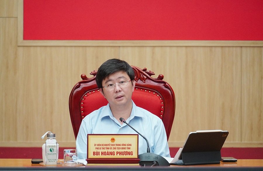 Chủ tịch UBND tỉnh Quảng Trị B&ugrave;i Ho&agrave;ng Phương ph&aacute;t biểu kết luận buổi l&agrave;m việc