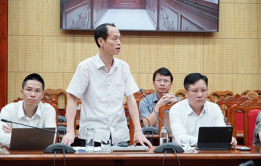 Đại diện c&aacute;c doanh nghiệp viễn th&ocirc;ng b&aacute;o c&aacute;o t&igrave;nh h&igrave;nh thực hiện