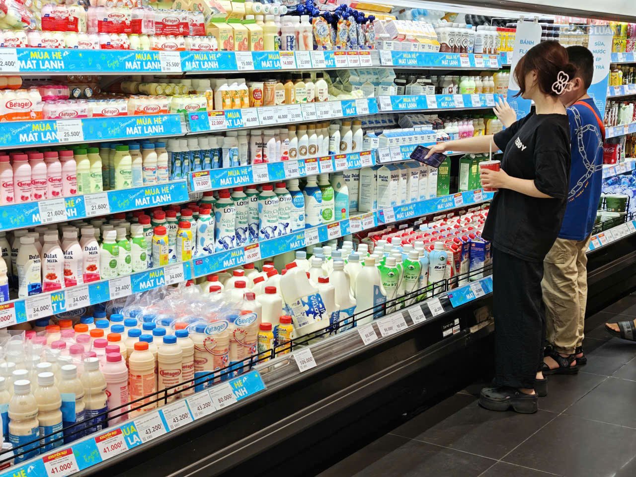 Khơi th&ocirc;ng sức mua cần kết hợp k&iacute;ch cầu ti&ecirc;u d&ugrave;ng với c&aacute;c giải ph&aacute;p cải thiện thu nhập v&agrave; khả năng chi trả của người d&acirc;n.