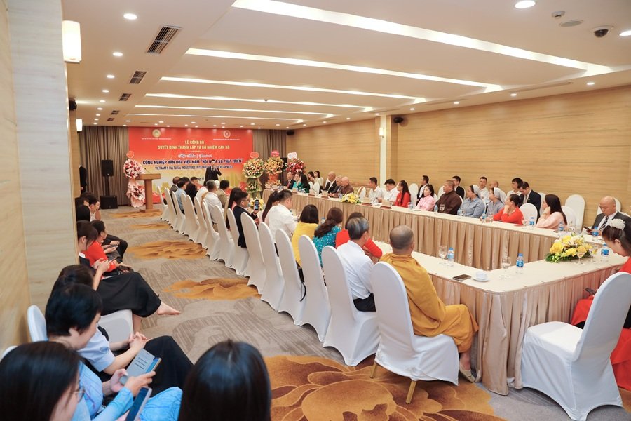 Quang cảnh Hội thảo với chủ đề “Công nghiệp Văn hóa Việt Nam: Hội nhập và Phát triển” Quang cảnh Hội thảo với chủ đề “Công nghiệp Văn hóa Việt Nam: Hội nhập và Phát triển”