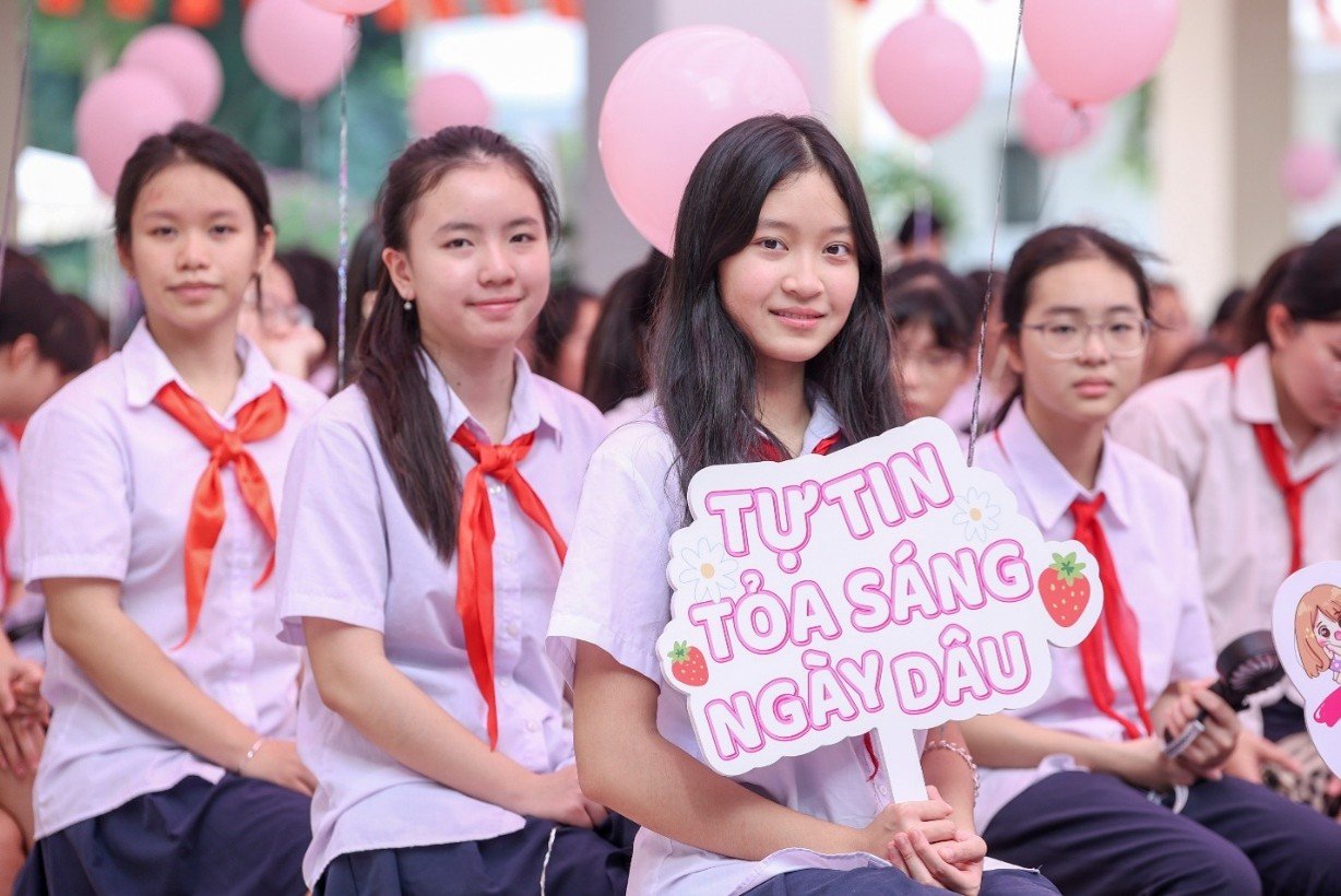 “Là con gái thật tuyệt” cùng nữ sinh Việt Nam tự tin tỏa sáng, bước vào tuổi dậy thì “Là con gái thật tuyệt” cùng nữ sinh Việt Nam tự tin tỏa sáng, bước vào tuổi dậy thì