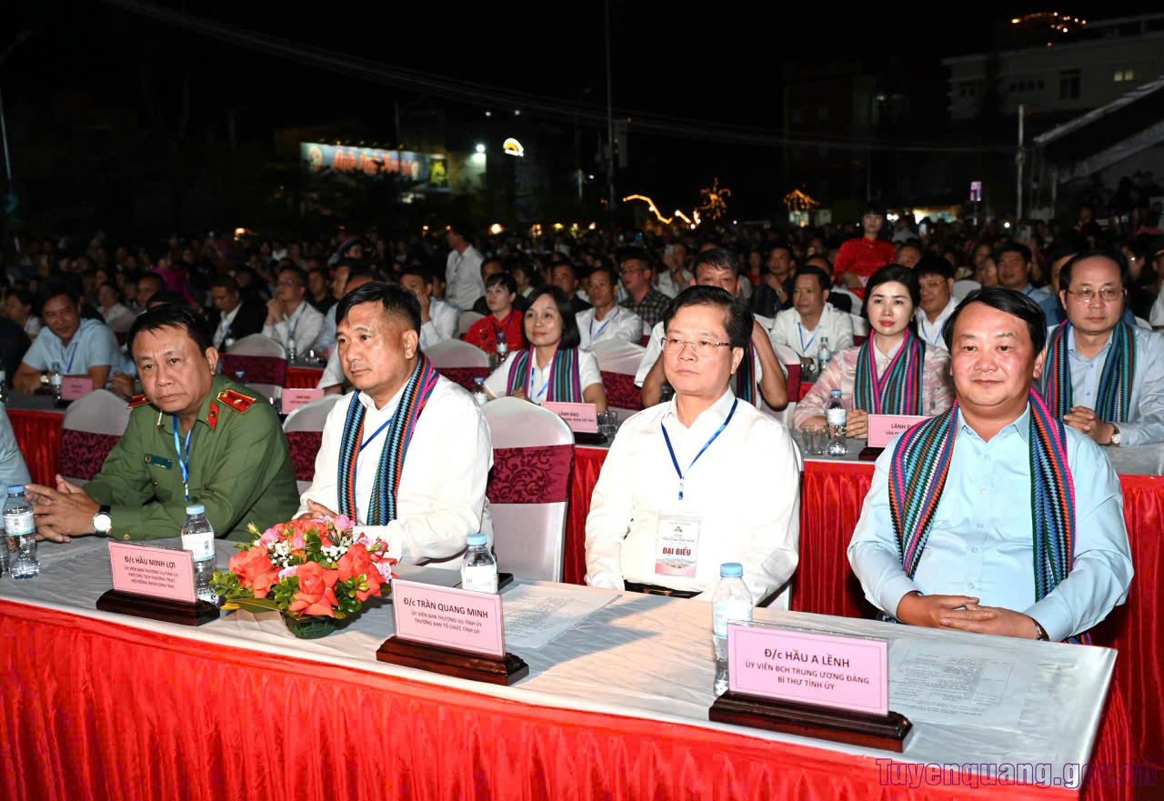 Tuyên Quang: Rực rỡ đêm khai mạc Lễ hội hoa Tam giác mạch lần thứ XII năm 2026 với chủ đề “Âm vang miền đá” - Hình 1