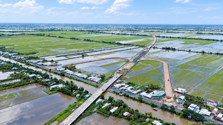 Hoàn thiện hạ tầng logistics, tạo động lực phát triển kinh tế An Giang Hoàn thiện hạ tầng logistics, tạo động lực phát triển kinh tế An Giang