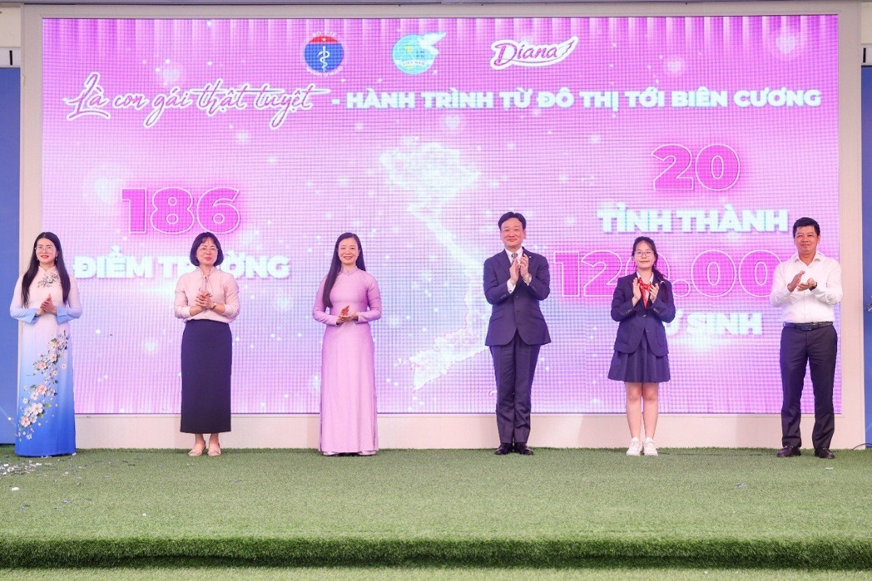 Năm học này, chương trình đặt mục tiêu triển khai tại 20 tỉnh, thành với hơn 120,000 nữ sinh thụ hưởng Năm học này, chương trình đặt mục tiêu triển khai tại 20 tỉnh, thành với hơn 120,000 nữ sinh thụ hưởng