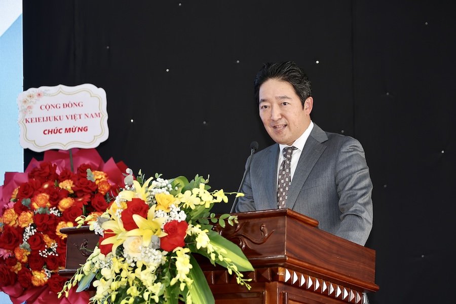 Ông Ishikawa Isamu, Công sứ Đại sứ quán Nhật Bản tại Việt Nam phát biểu tại buổi lễ. Ông Ishikawa Isamu, Công sứ Đại sứ quán Nhật Bản tại Việt Nam phát biểu tại buổi lễ.