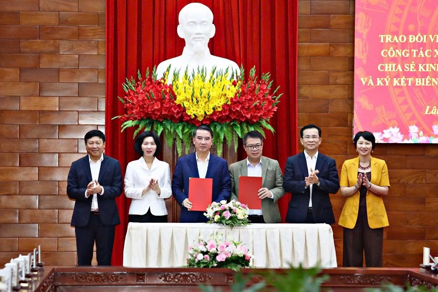 L&acirc;m Đồng - H&agrave; Nội đ&atilde; k&yacute; kết bi&ecirc;n bản ghi nhớ hợp t&aacute;c tr&ecirc;n nhiều lĩnh vực, hướng đến ph&aacute;t huy tối đa tiềm năng, lợi thế của hai địa phương.