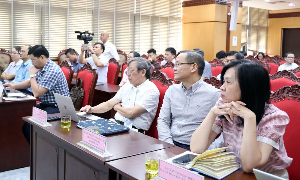 Các đại biểu dự hội thảo. Các đại biểu dự hội thảo.