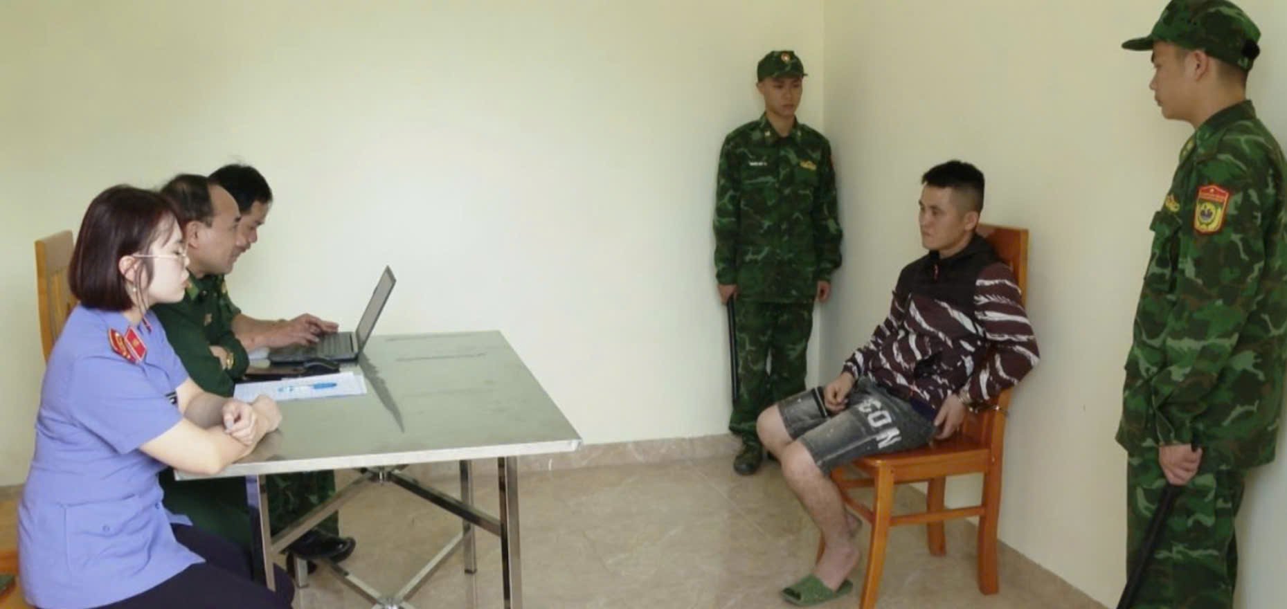Lực lượng chức năng làm việc với đối tượng Lực lượng chức năng làm việc với đối tượng