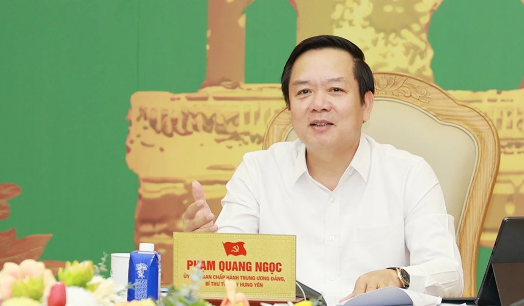 ông Phạm Quang Ngọc, Bí thư Tỉnh ủy Hưng Yên phát biểu tại cuộc họp. ông Phạm Quang Ngọc, Bí thư Tỉnh ủy Hưng Yên phát biểu tại cuộc họp.