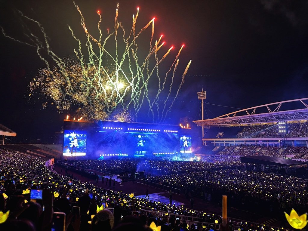 BIGBANG cho biết, concert ở Việt Nam l&agrave; show tuyệt vời nhất nh&oacute;m từng c&oacute;.