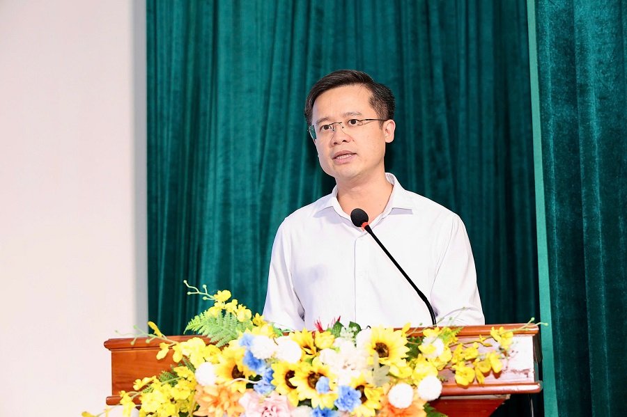 Đồng chí Nguyễn Anh Tuấn, Bí thư Đảng ủy, Chủ tịch HĐND phường phát biểu kết luận hội nghị. Đồng chí Nguyễn Anh Tuấn, Bí thư Đảng ủy, Chủ tịch HĐND phường phát biểu kết luận hội nghị.