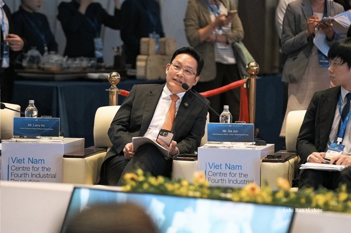 &Ocirc;ng Ge Jun, Gi&aacute;m đốc điều h&agrave;nh TOJOY Enterprise Services, ph&aacute;t biểu tại chương tr&igrave;nh.