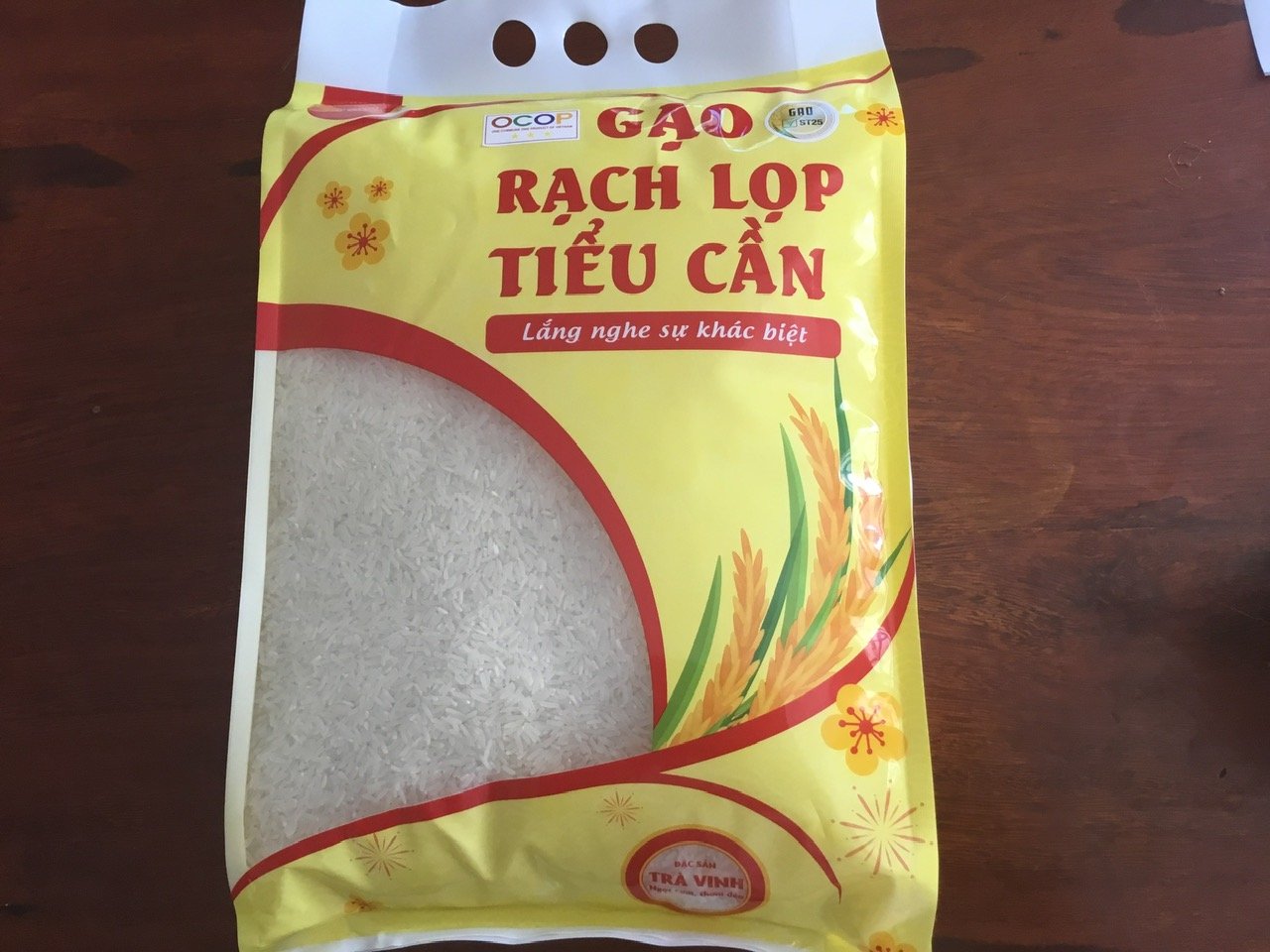 Sản phẩm Gạo Rạch Lọp Tiểu Cần khẳng định hướng đi phát triển nông nghiệp chất lượng cao, xây dựng thương hiệu từ giá trị thực và phát huy sức mạnh của mô hình kinh tế tập thể Sản phẩm Gạo Rạch Lọp Tiểu Cần khẳng định hướng đi phát triển nông nghiệp chất lượng cao, xây dựng thương hiệu từ giá trị thực và phát huy sức mạnh của mô hình kinh tế tập thể