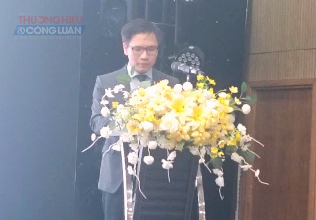 . PGS. TS. Nguyễn Xu&acirc;n Trung - Viện trưởng Viện Nghi&ecirc;n cứu Nam &Aacute;, T&acirc;y &Aacute; v&agrave; Ch&acirc;u Phi ph&aacute;t biểu đề dẫn tại Hội thảo.