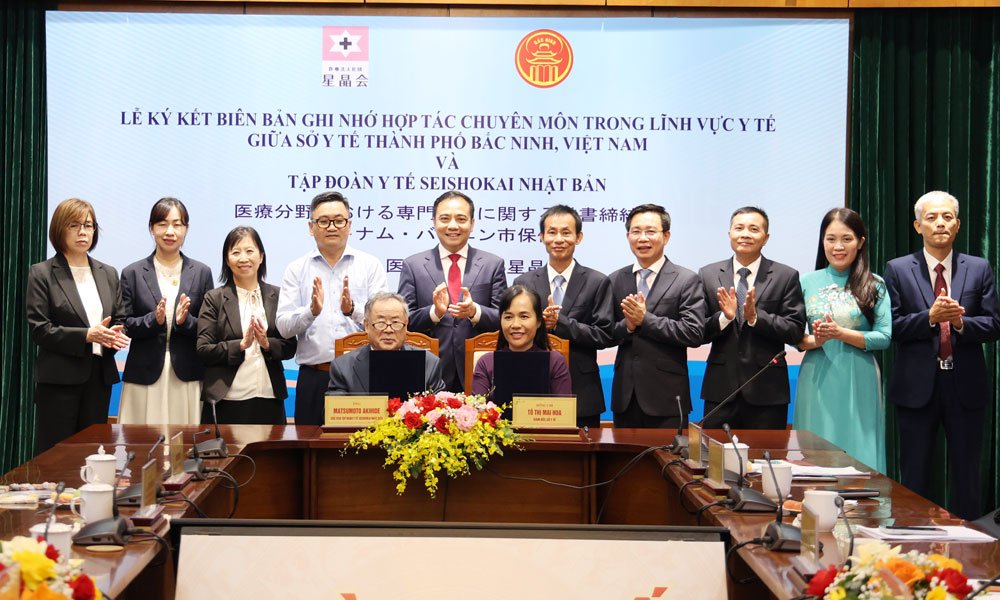 Đại diện Sở Y tế thành phố Bắc Ninh và Tập đoàn Y tế Seishokai ký thỏa thuận hợp tác. Đại diện Sở Y tế thành phố Bắc Ninh và Tập đoàn Y tế Seishokai ký thỏa thuận hợp tác.