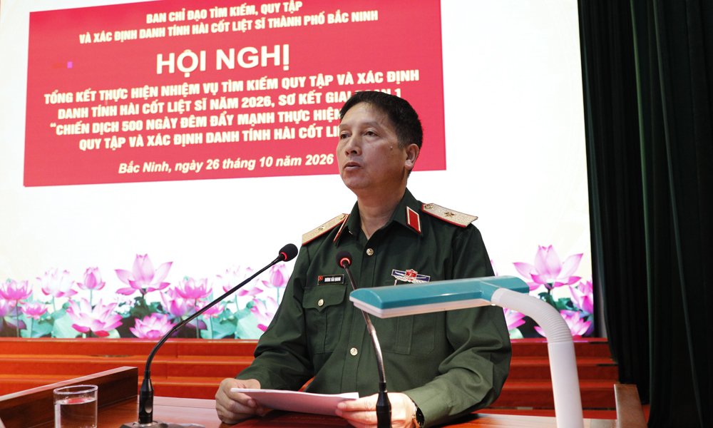 Thiếu tướng Dương Văn Quang, Ph&oacute; Ch&iacute;nh ủy, Trưởng Ban Chỉ đạo Qu&acirc;n khu 1 ph&aacute;t biểu chỉ đạo hội nghị.
