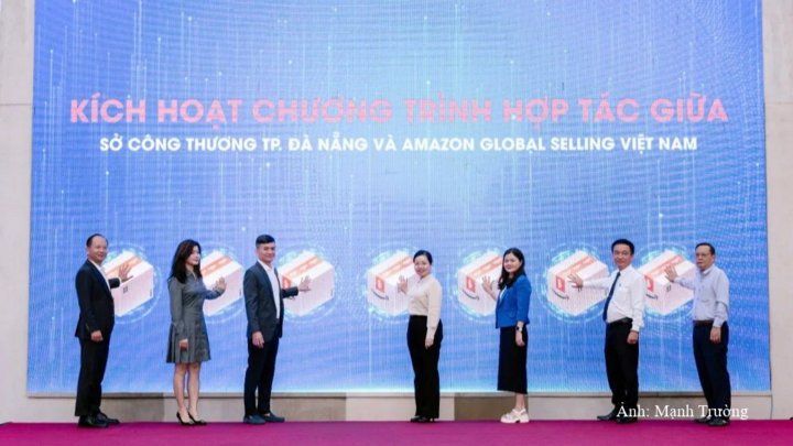 Đà Nẵng hướng tới trở thành trung tâm thương mại điện tử xuyên biên giới miền Trung. Đà Nẵng hướng tới trở thành trung tâm thương mại điện tử xuyên biên giới miền Trung.