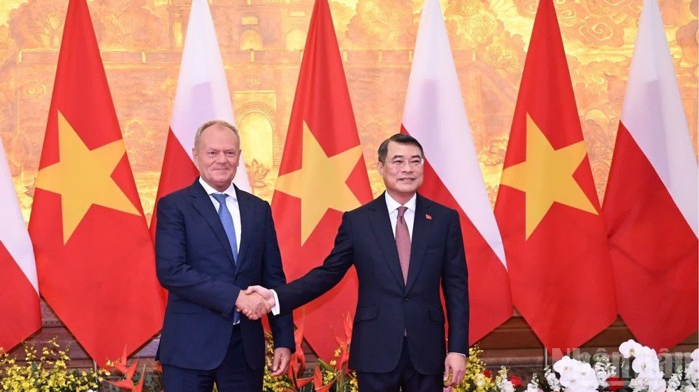 Thủ tướng Chính phủ Lê Minh Hưng và Thủ tướng Ba Lan Donald Tusk. (Ảnh: TRẦN HẢI) Thủ tướng Chính phủ Lê Minh Hưng và Thủ tướng Ba Lan Donald Tusk. (Ảnh: TRẦN HẢI)