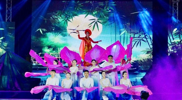 Tiết mục nghệ thuật tại Lễ hội Bà Thu Bồn năm 2026, xã Thu Bồn. Ảnh: UBND xã Thu Bồn. Tiết mục nghệ thuật tại Lễ hội Bà Thu Bồn năm 2026, xã Thu Bồn. Ảnh: UBND xã Thu Bồn.