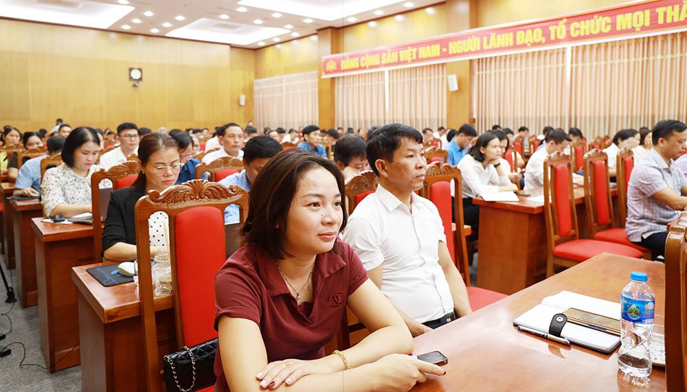 C&aacute;c đại biểu dự hội nghị.