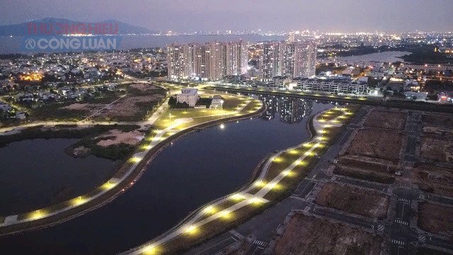 Người thụ hưởng phải cam kết l&agrave;m việc, cống hiến li&ecirc;n tục tại TP.Đ&agrave; Nẵng &iacute;t nhất 5 năm v&agrave; kh&ocirc;ng chuyển nhượng nh&agrave; ở trong thời gian thực hiện cam kết. Ảnh: Ho&agrave;ng Hữu Gia Bảo.